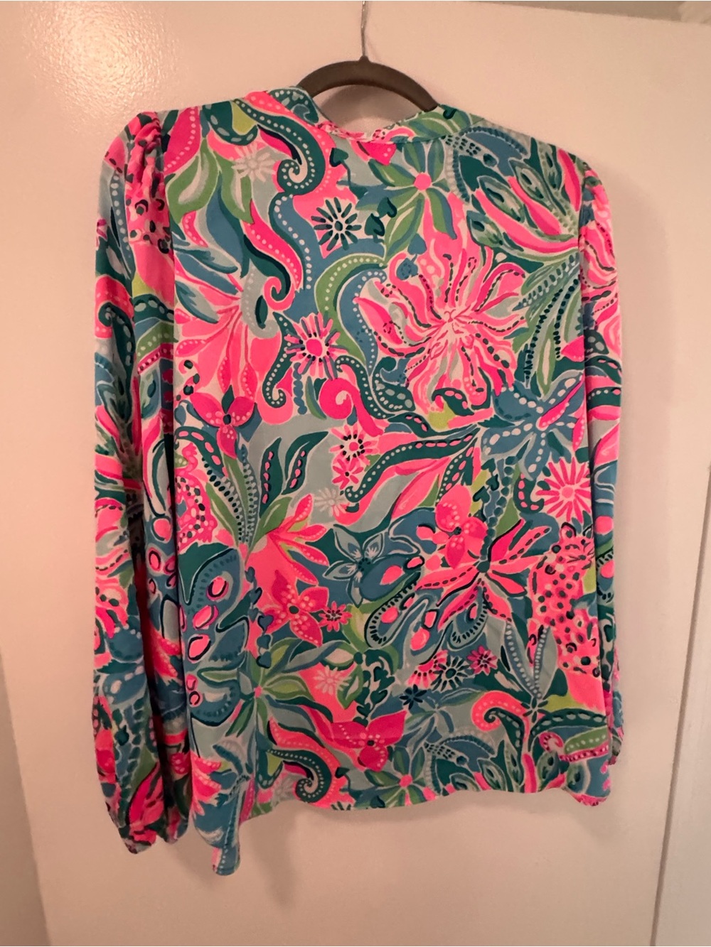 Lily Pulitzer Wo Marvelle Floral Satin Blouse Pink/turquiose Size Large - Picture 2 of 5